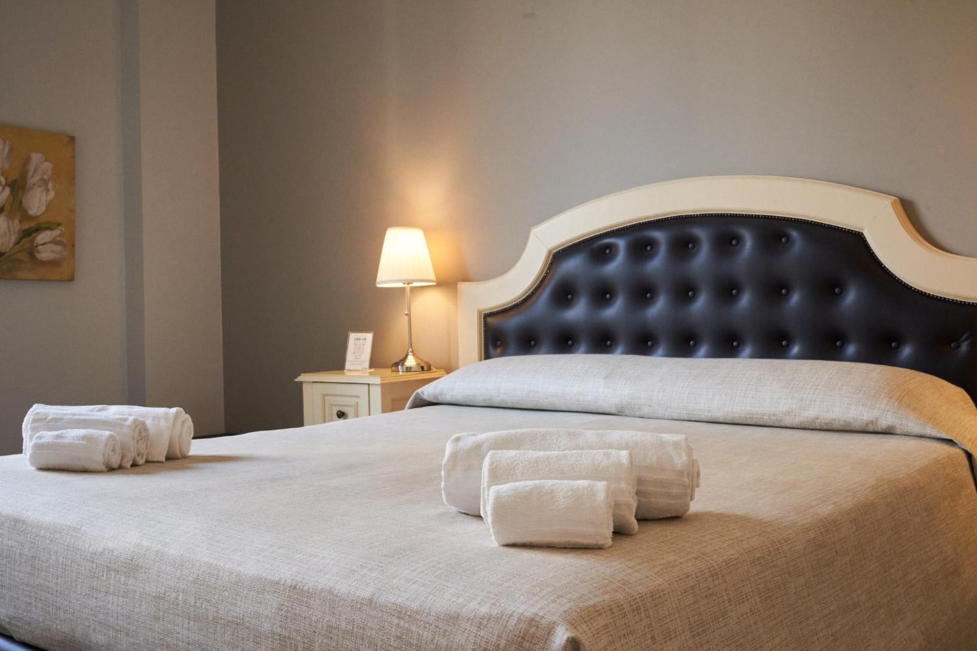 La Collegiata Guest House Катанія Екстер'єр фото